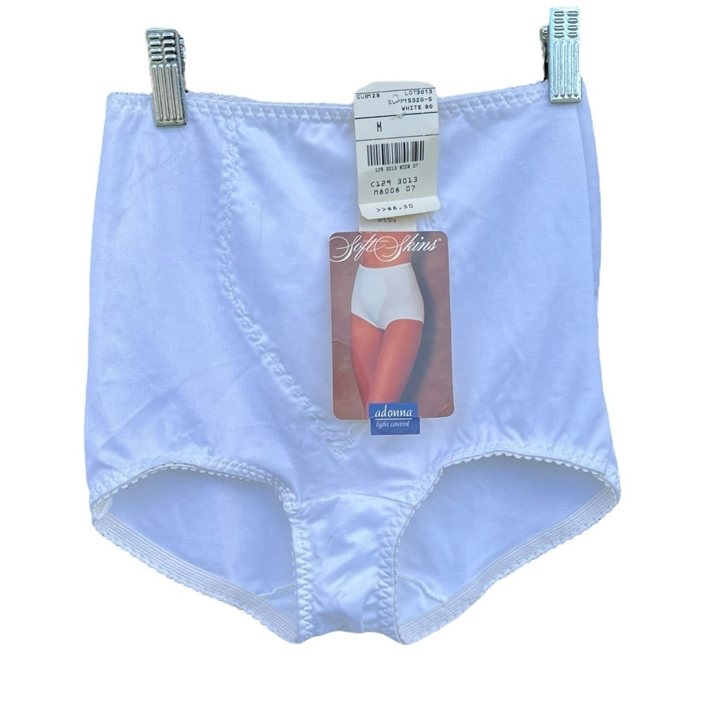 VTG Adonna Soft Skins 3013 Nylon Blend Light Control Briefs Granny Panties M NOS